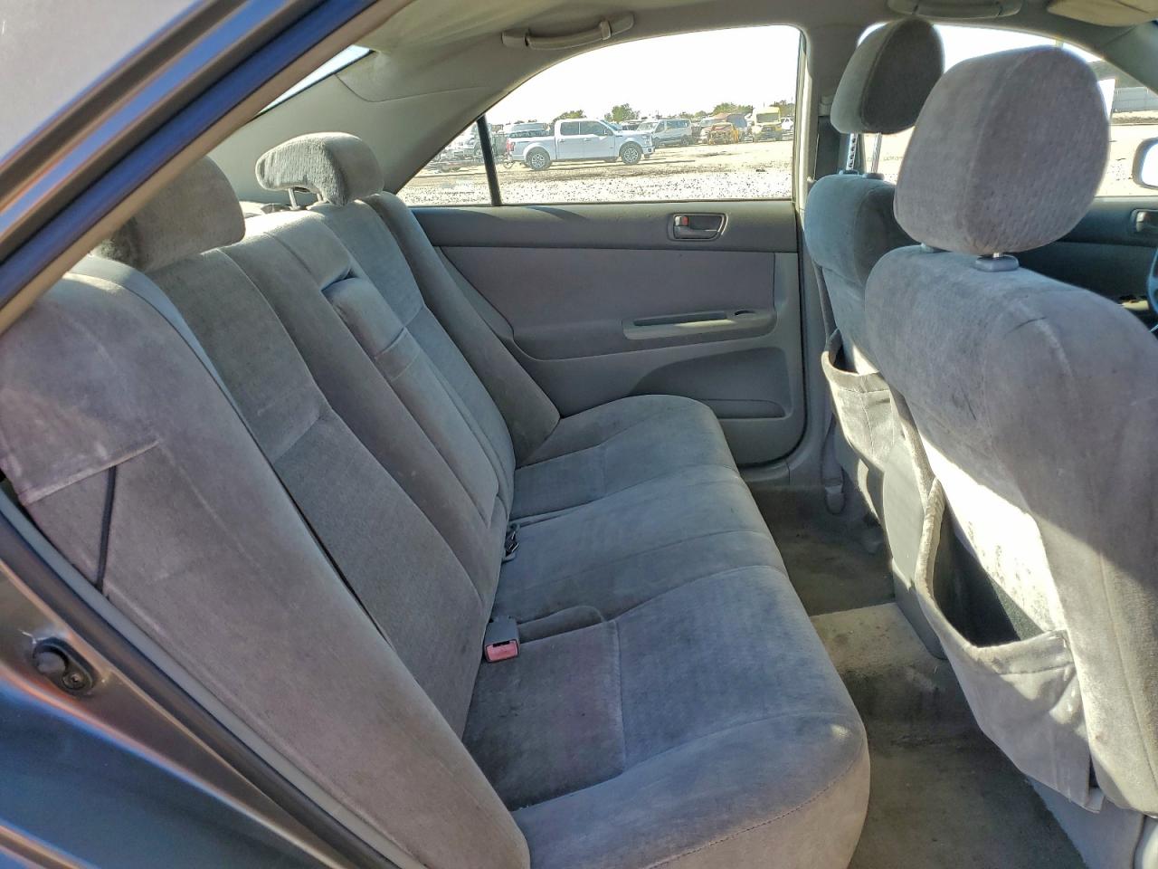 2004 TOYOTA CAMRY LE photo 10