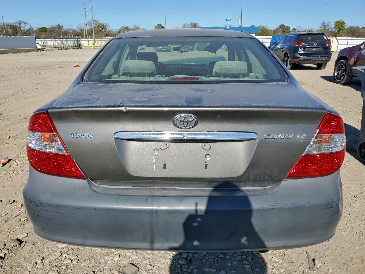 2004 TOYOTA CAMRY LE photo 6