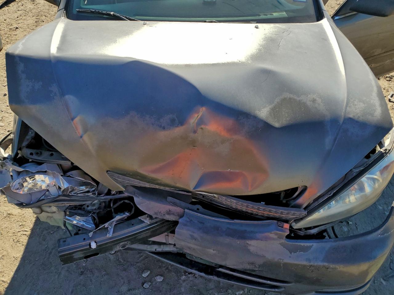 2004 TOYOTA CAMRY LE photo 11