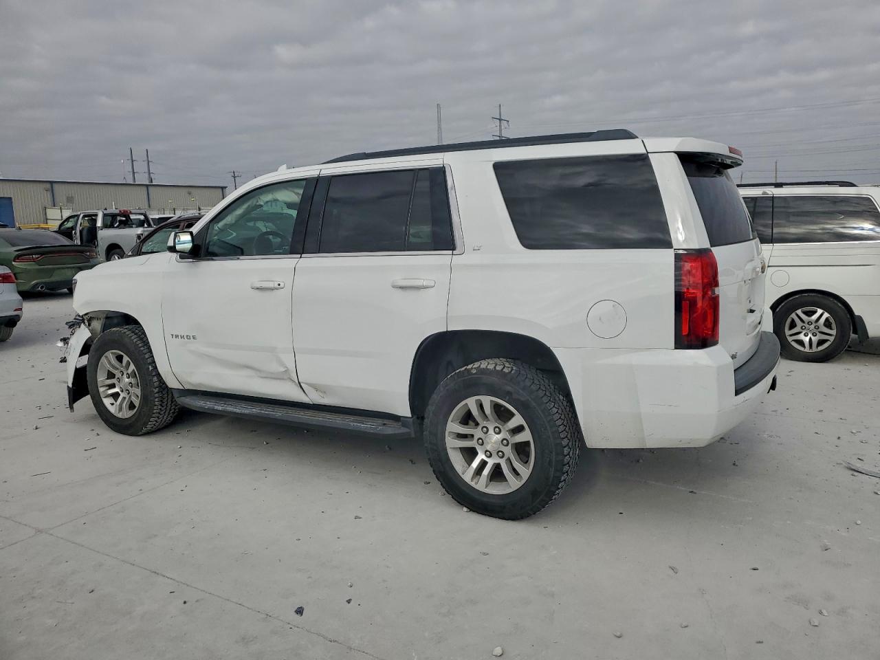 2017 CHEVROLET TAHOE C1500 LT photo 2