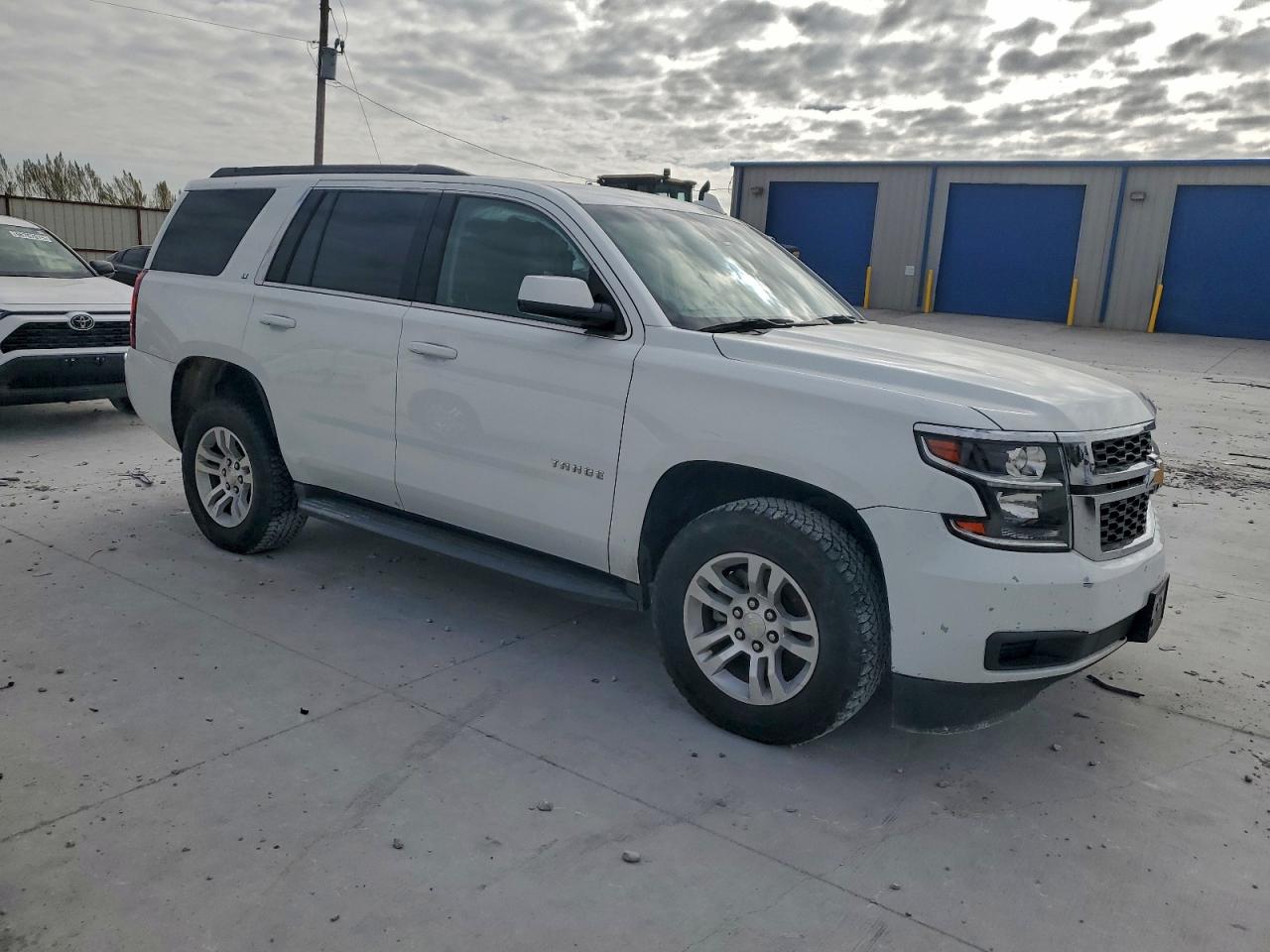 2017 CHEVROLET TAHOE C1500 LT photo 4