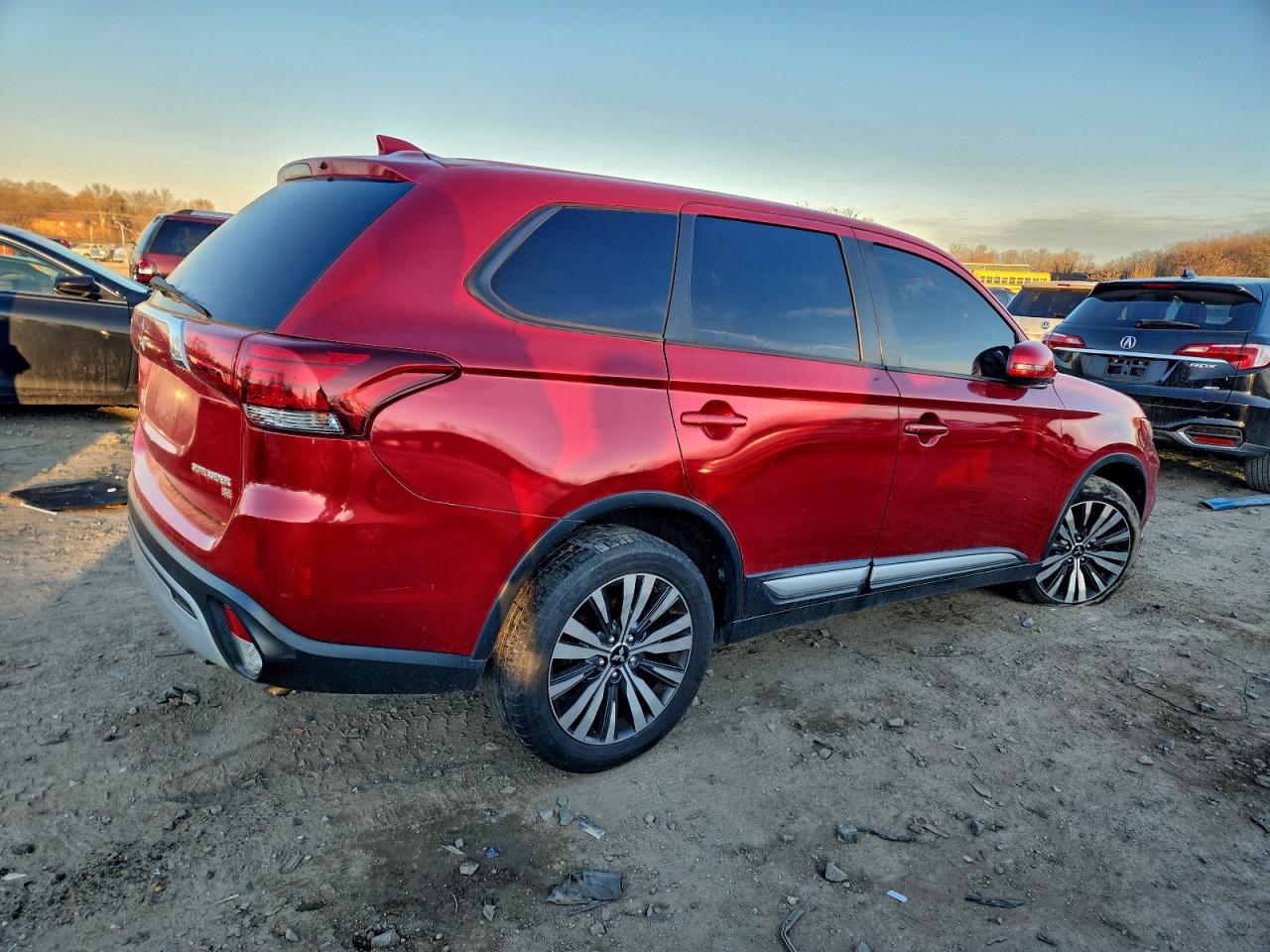 2019 MITSUBISHI OUTLANDER SE photo 3