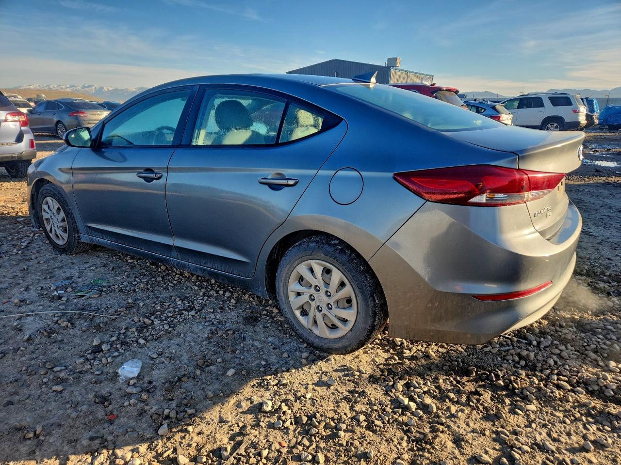 2017 HYUNDAI ELANTRA SE photo 3