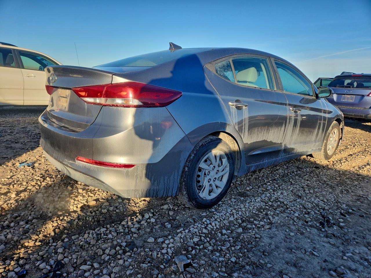 2017 HYUNDAI ELANTRA SE photo 5