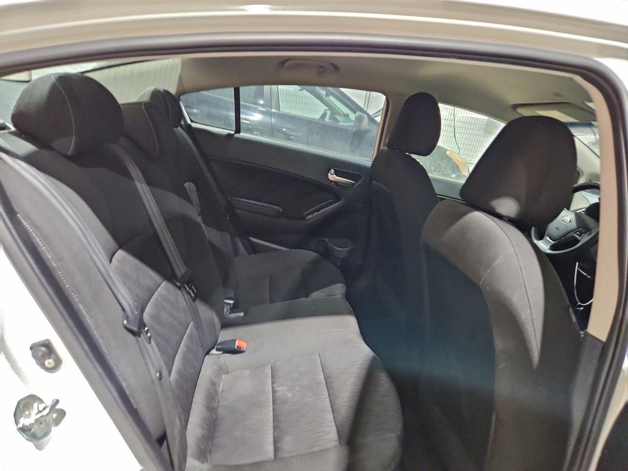 2015 KIA FORTE LX photo 19