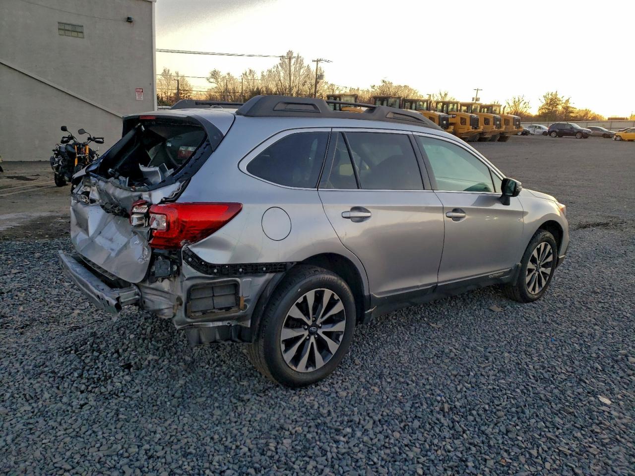 2015 SUBARU OUTBACK 2.5I LIMITED photo 3