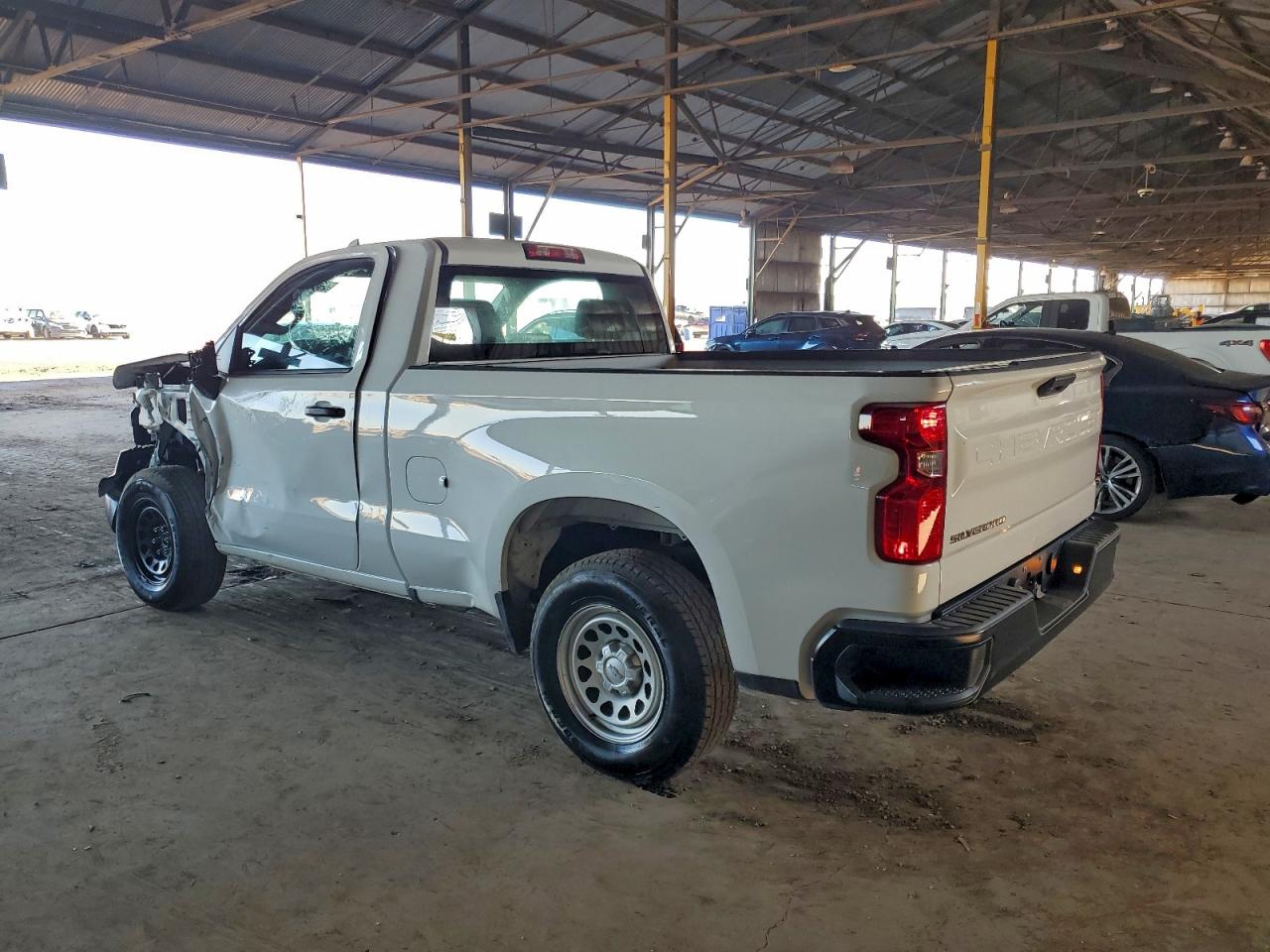 2023 CHEVROLET SILVERADO C1500 photo 2