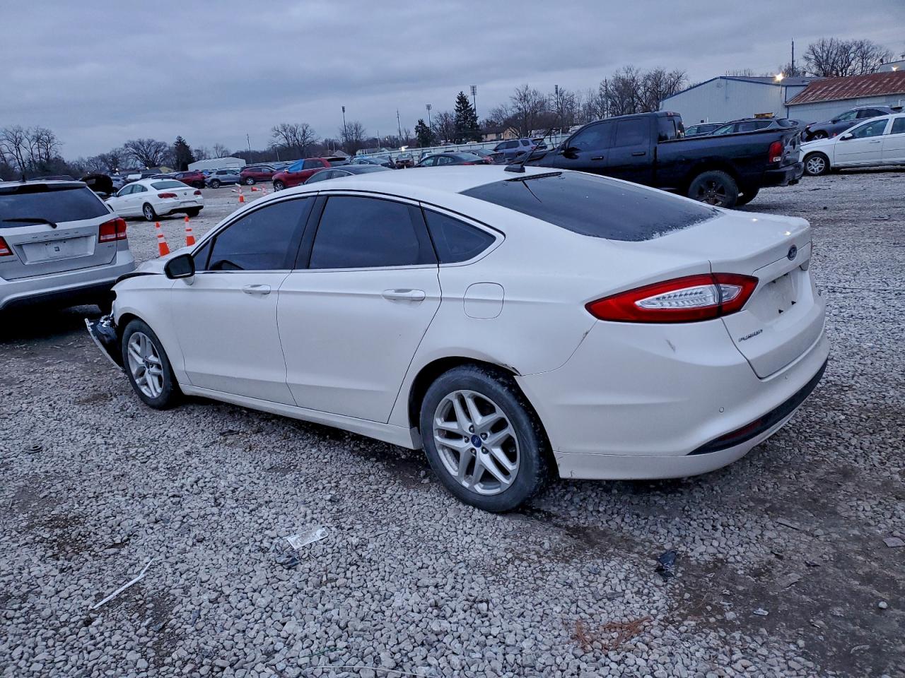 2013 FORD FUSION SE photo 2