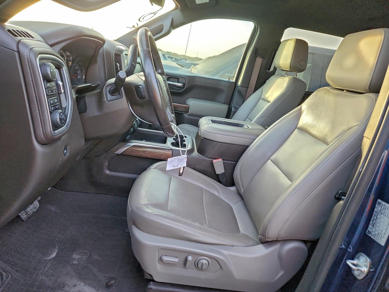 2019 CHEVROLET SILVERADO K1500 RST photo 7