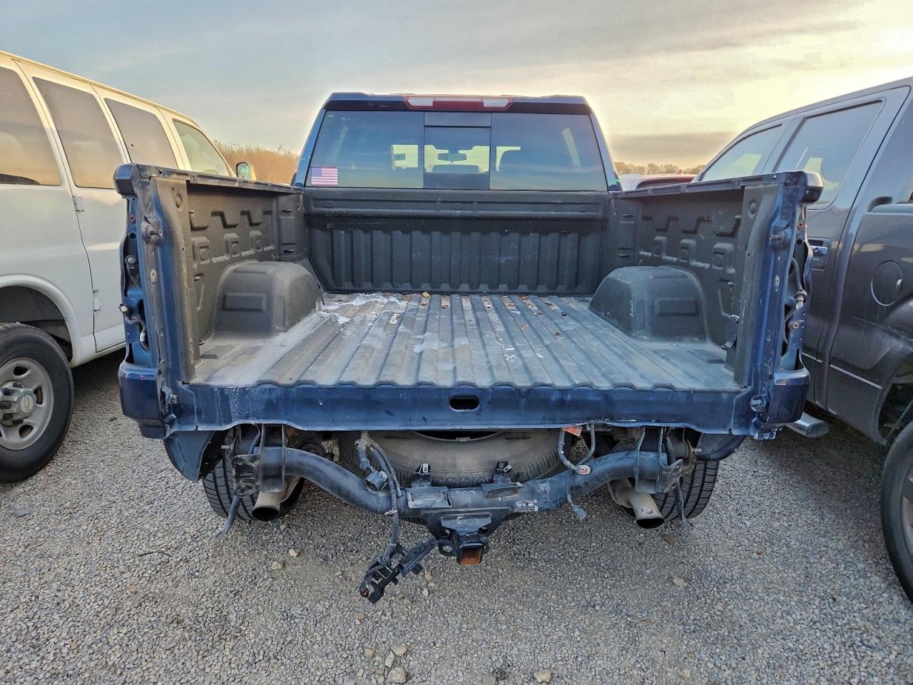 2019 CHEVROLET SILVERADO K1500 RST photo 6