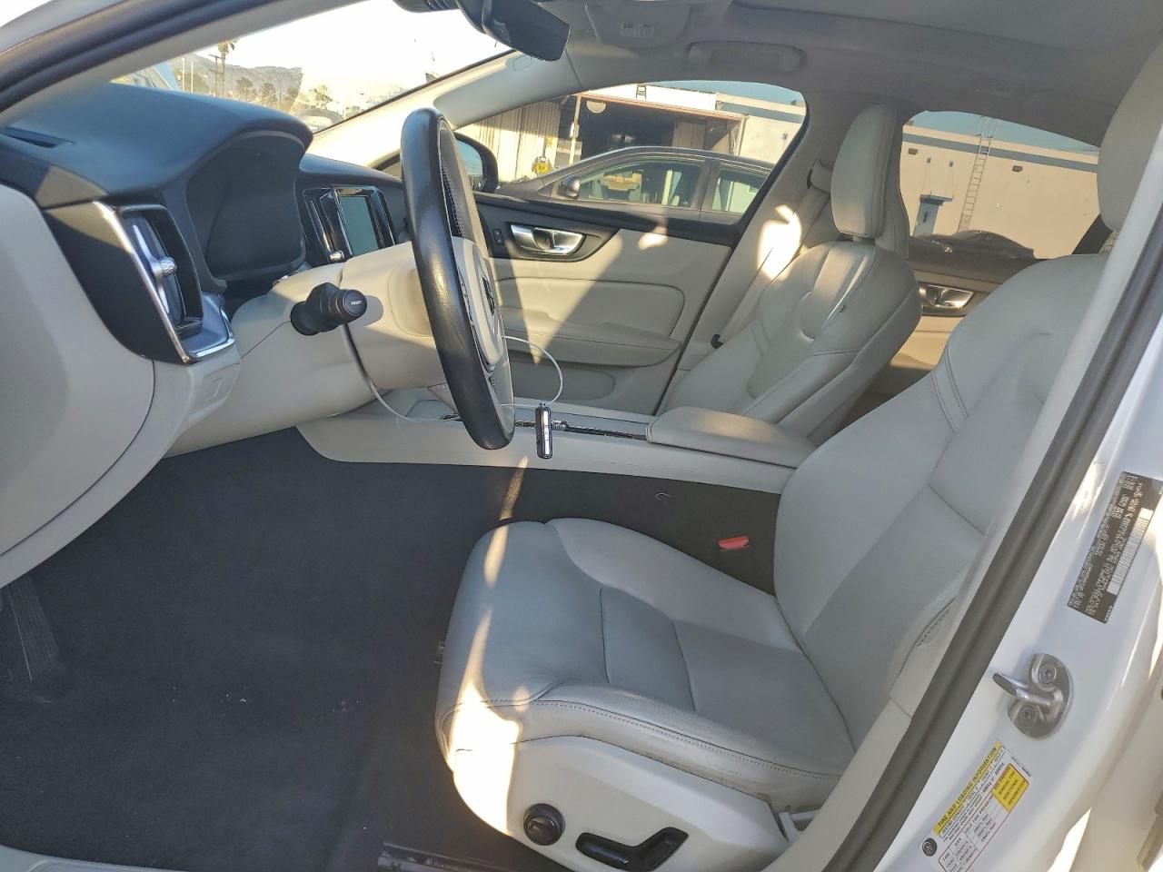 2024 VOLVO S60 CORE photo 7
