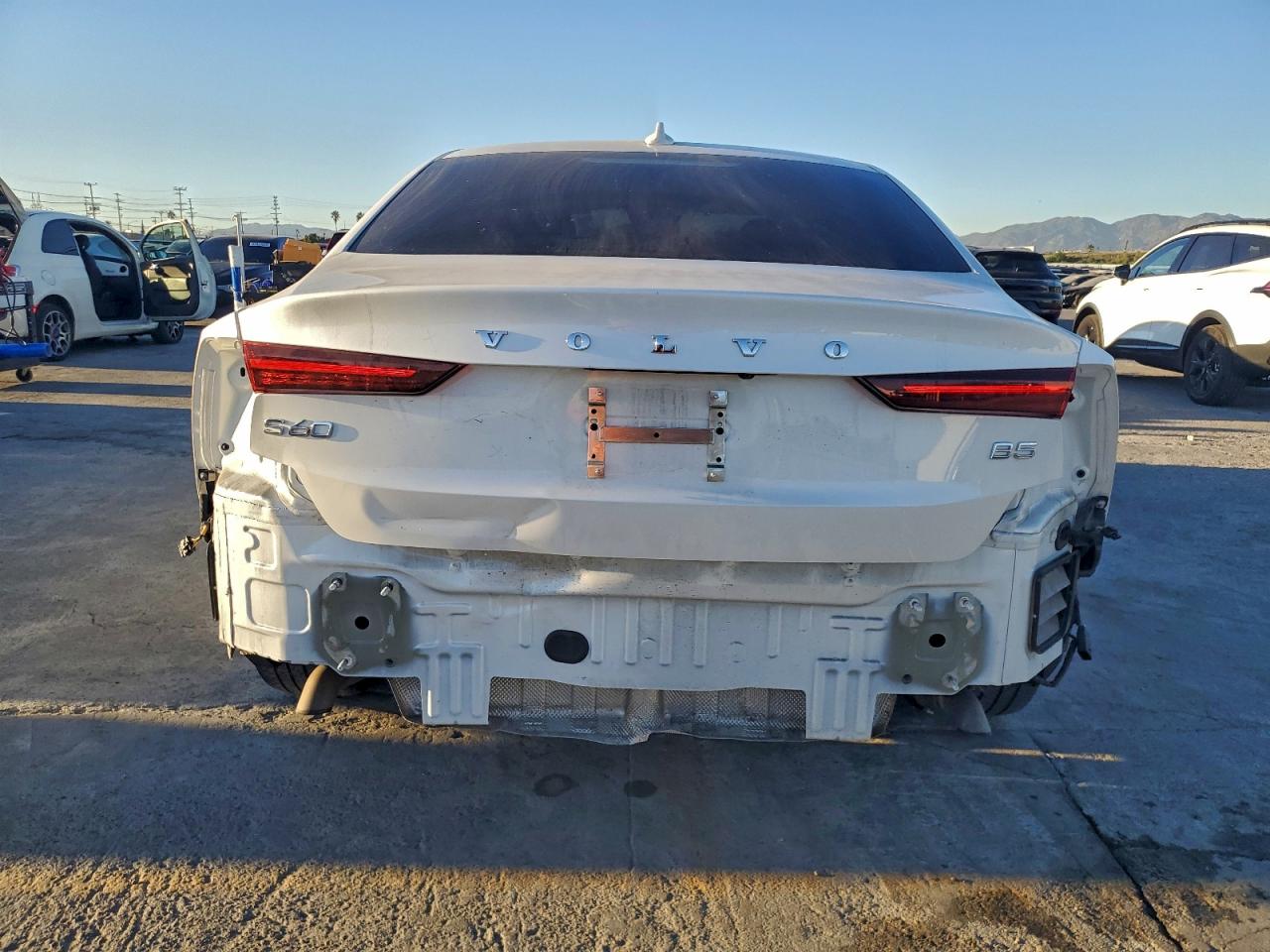 2024 VOLVO S60 CORE photo 6