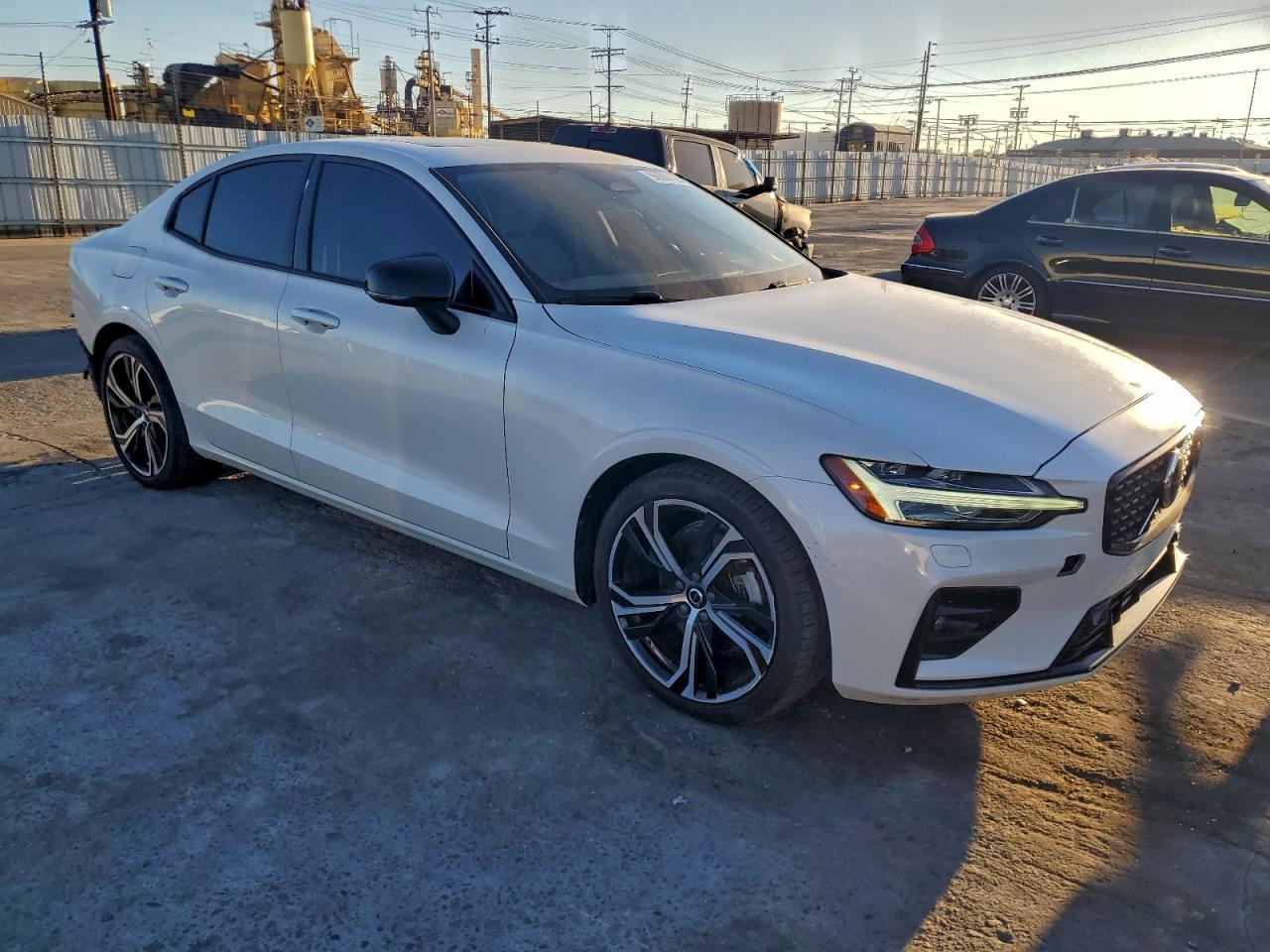 2024 VOLVO S60 CORE photo 4