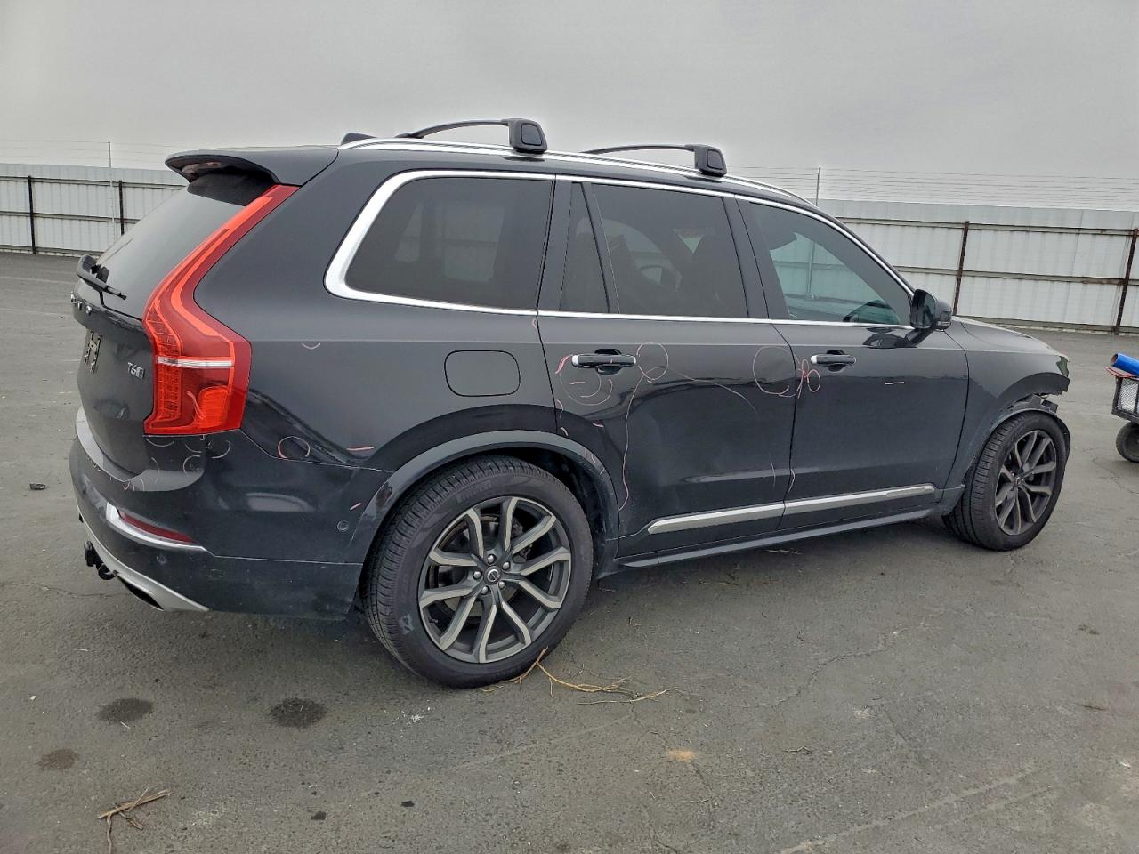 2016 VOLVO XC90 T6 photo 3