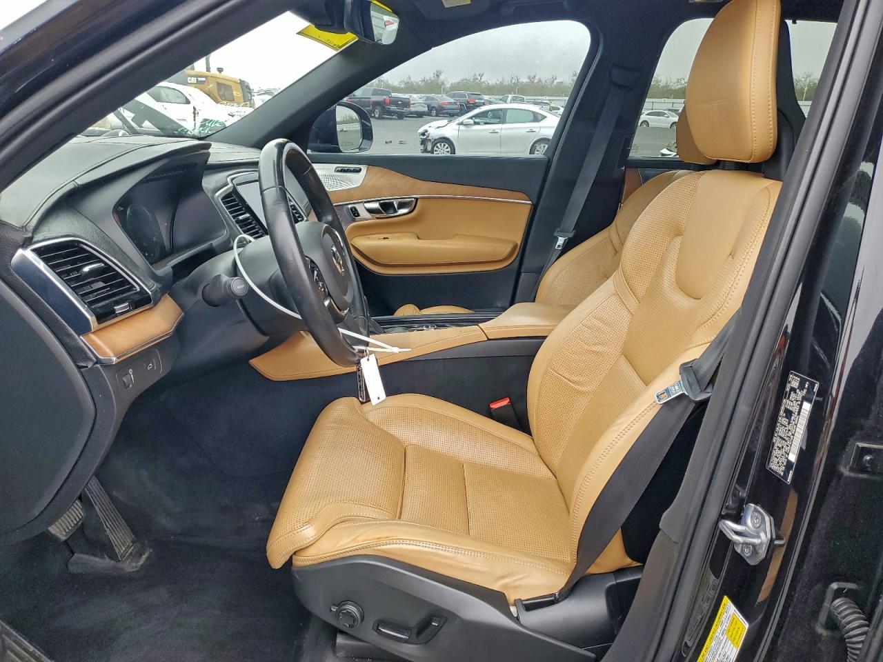 2016 VOLVO XC90 T6 photo 7