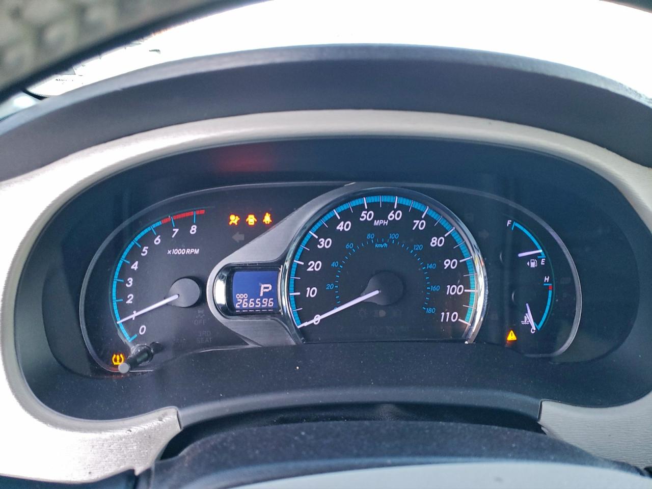 2014 TOYOTA SIENNA XLE photo 9