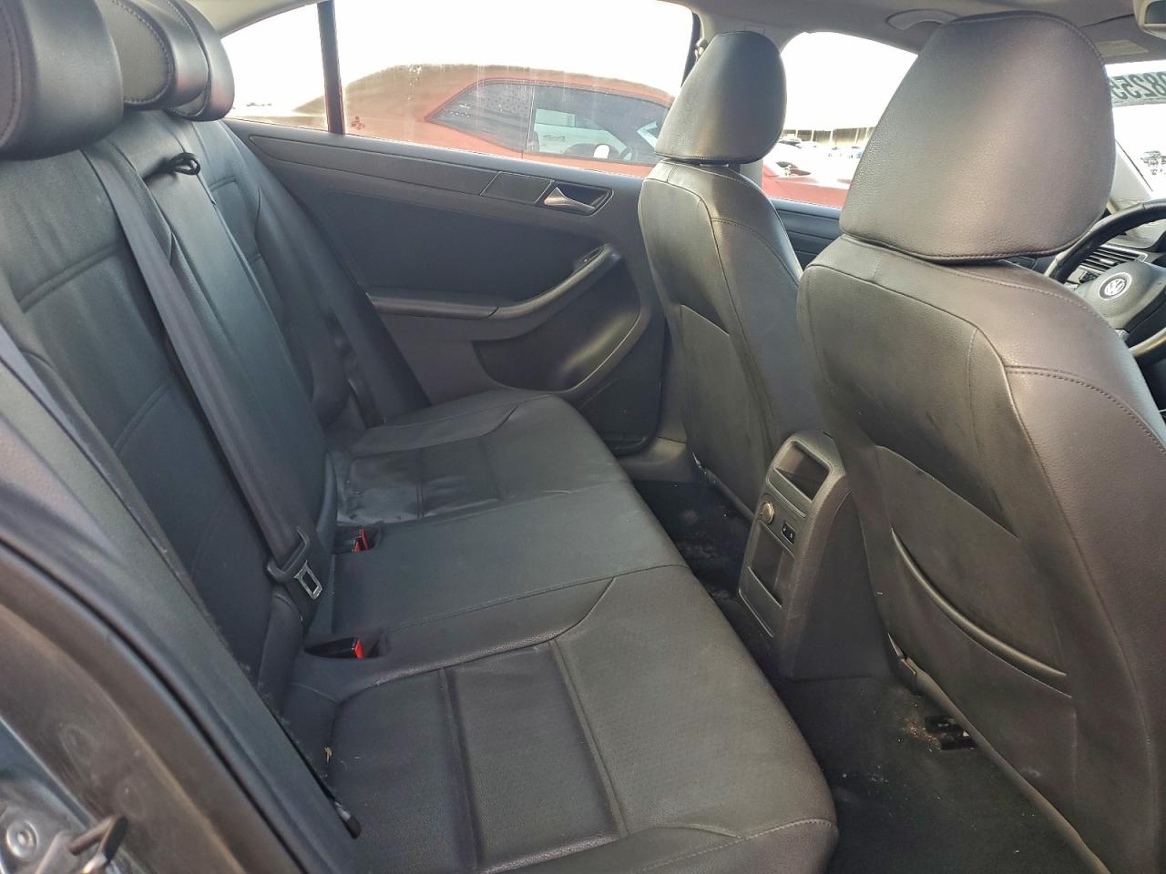 2011 VOLKSWAGEN JETTA SE photo 10