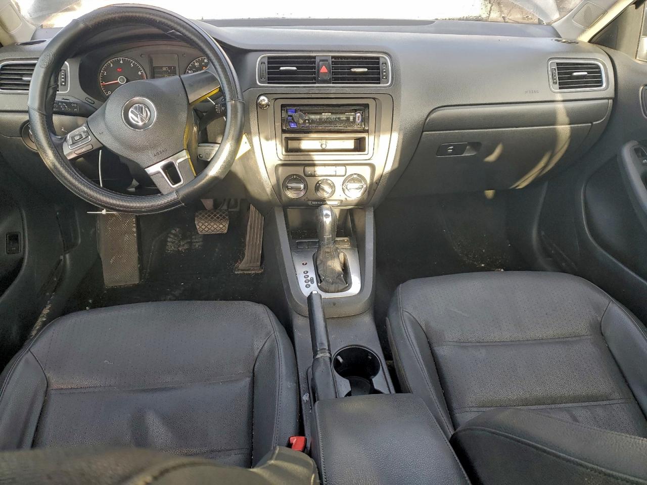 2011 VOLKSWAGEN JETTA SE photo 8