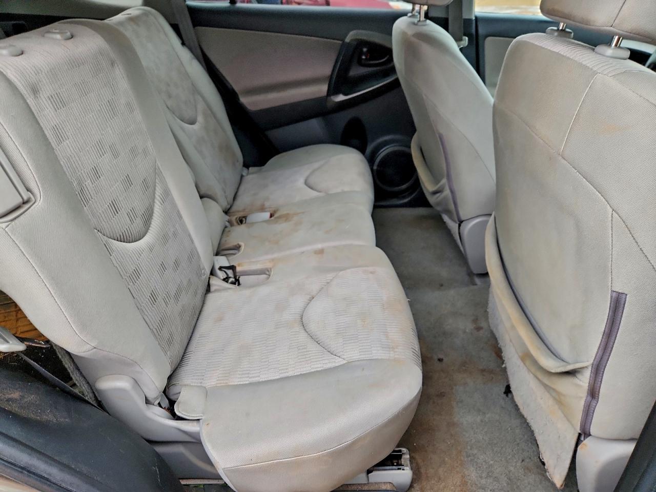 2011 TOYOTA RAV4 photo 11