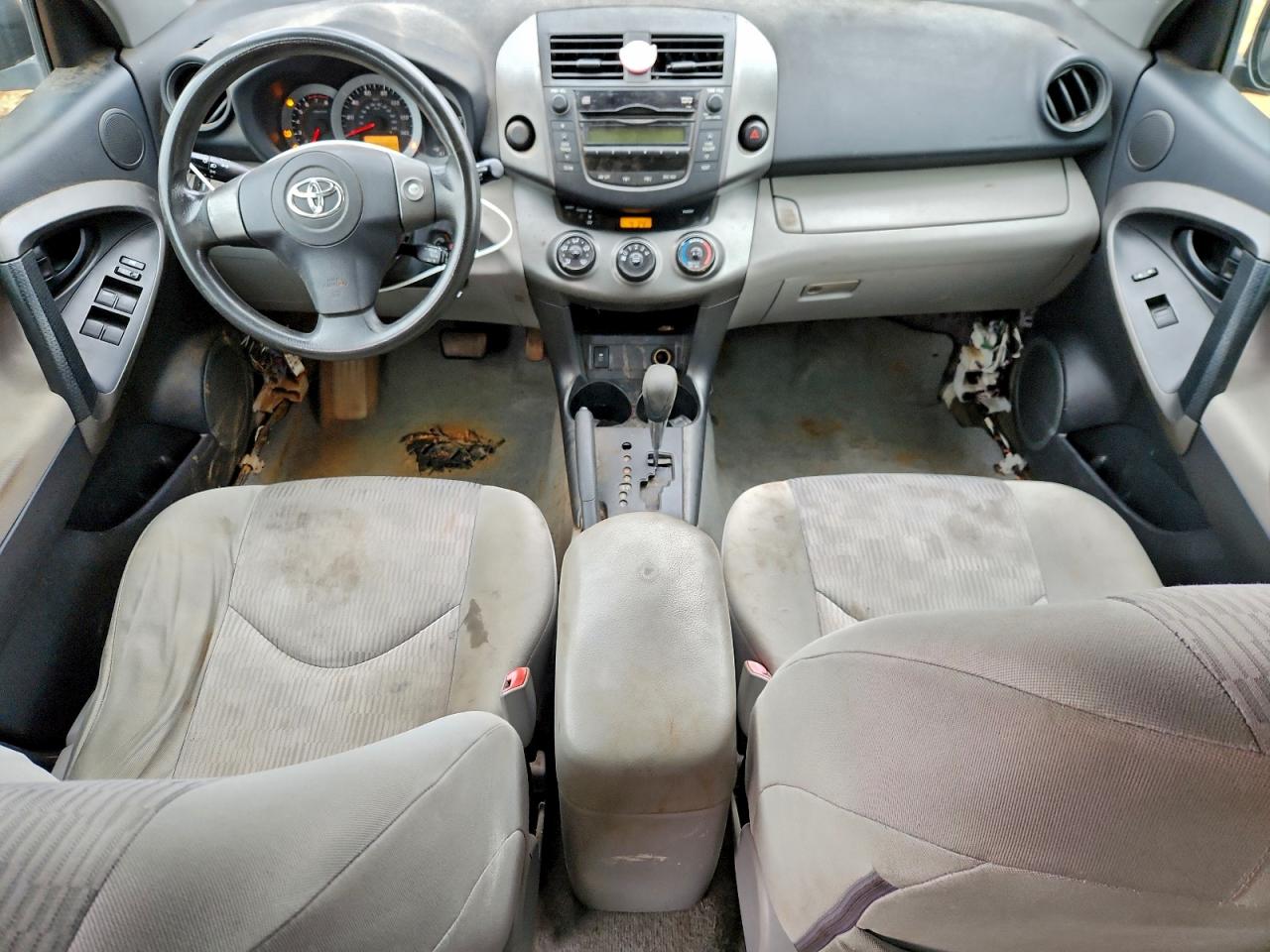 2011 TOYOTA RAV4 photo 8