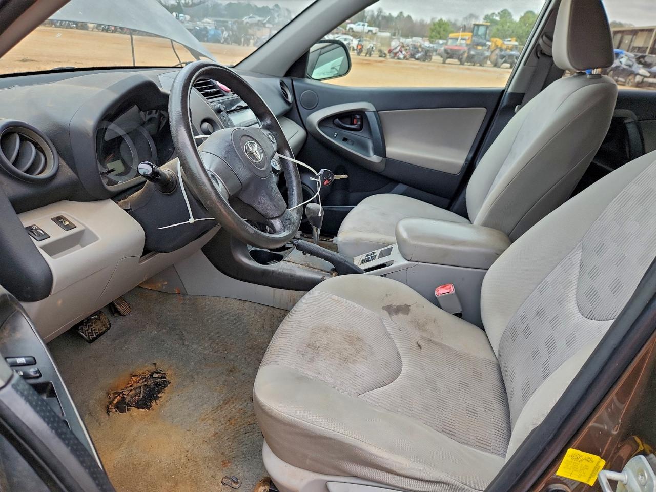 2011 TOYOTA RAV4 photo 7
