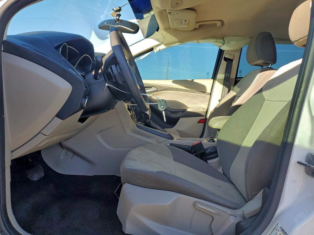 2014 FORD FOCUS SE photo 7