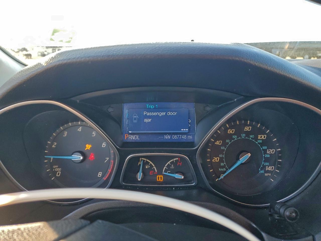 2014 FORD FOCUS SE photo 9