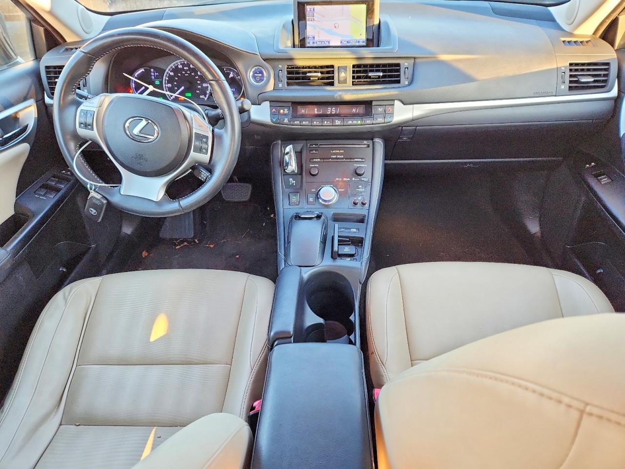 2013 LEXUS CT 200 photo 8