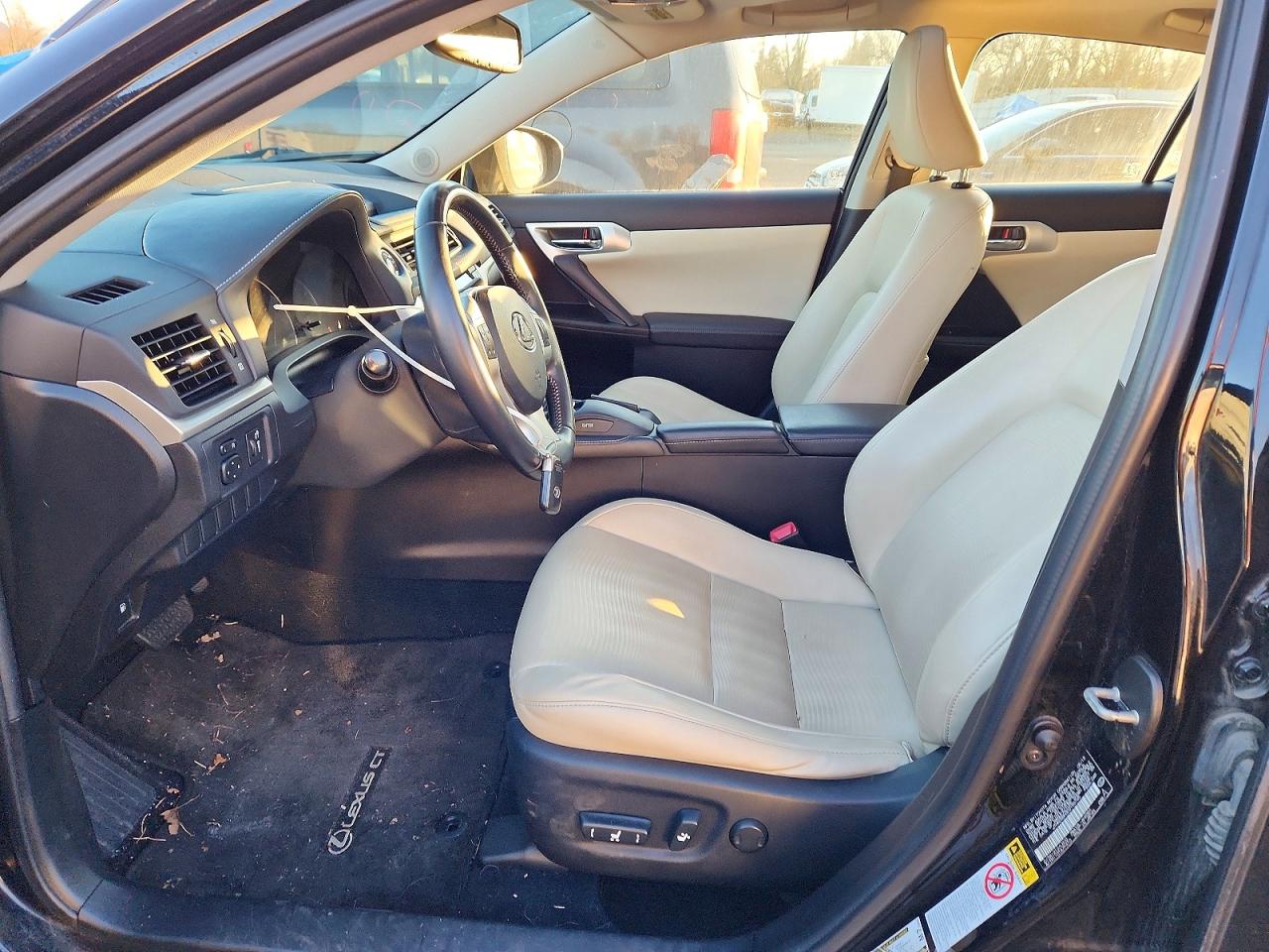 2013 LEXUS CT 200 photo 7