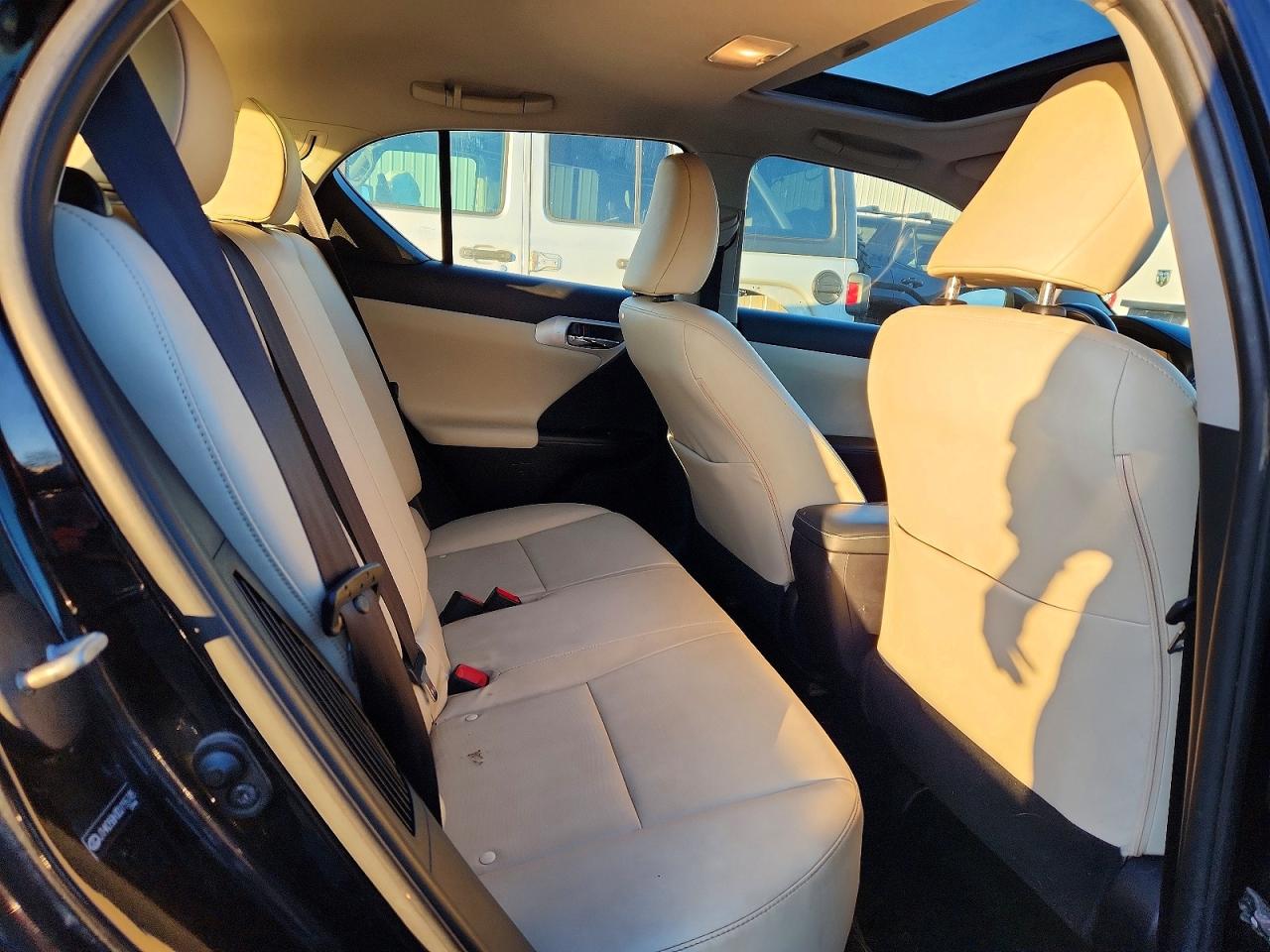 2013 LEXUS CT 200 photo 10