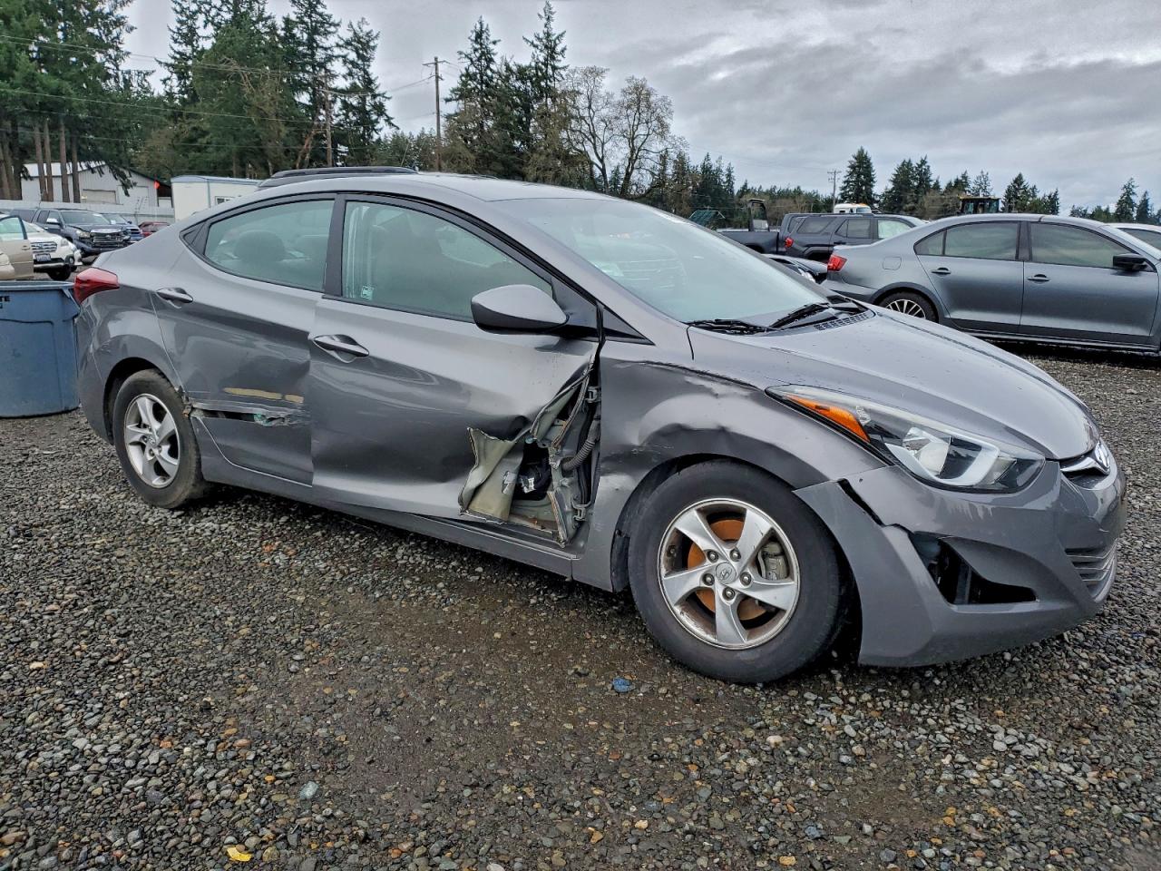 2014 HYUNDAI ELANTRA SE photo 4