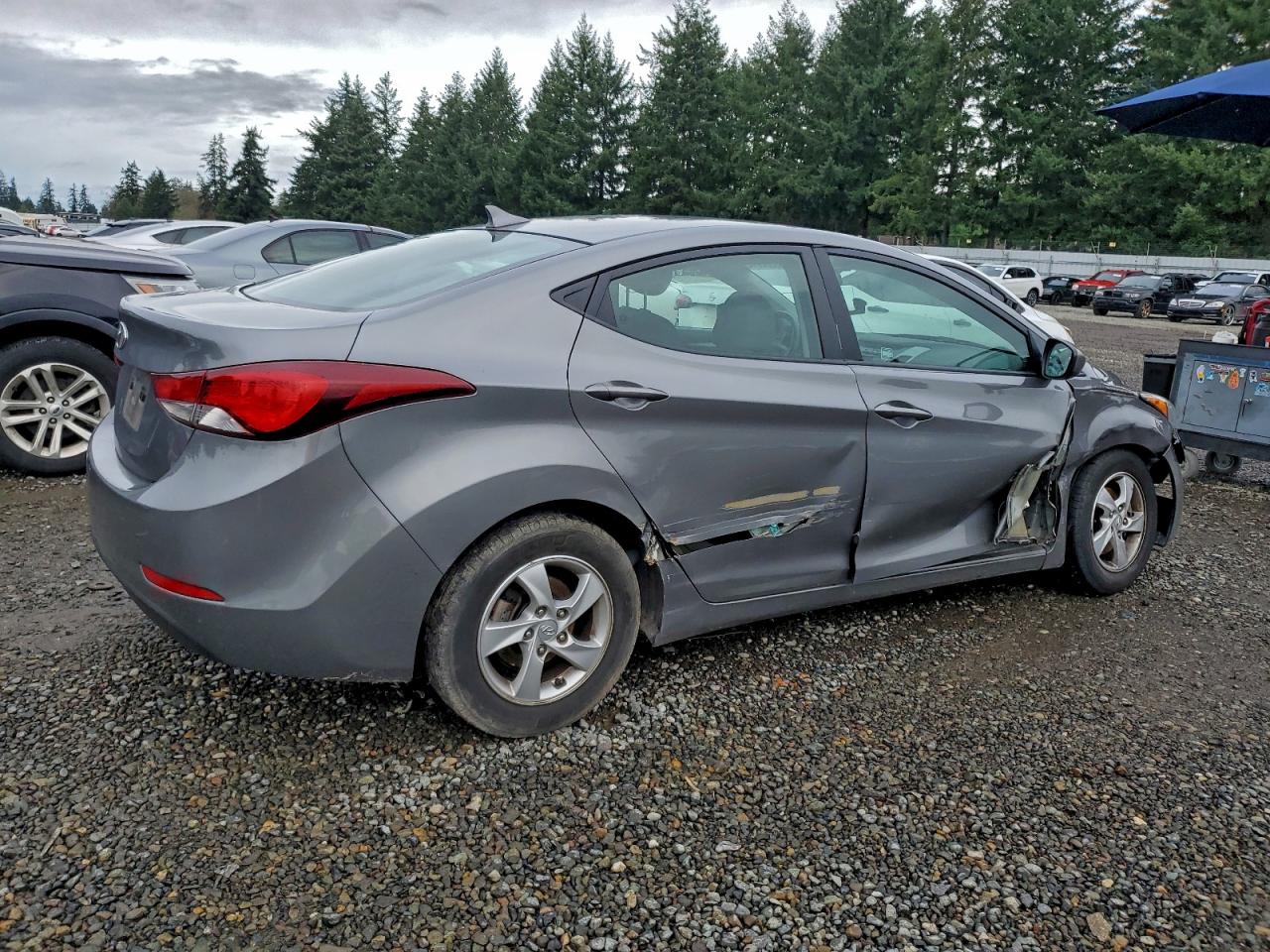 2014 HYUNDAI ELANTRA SE photo 3