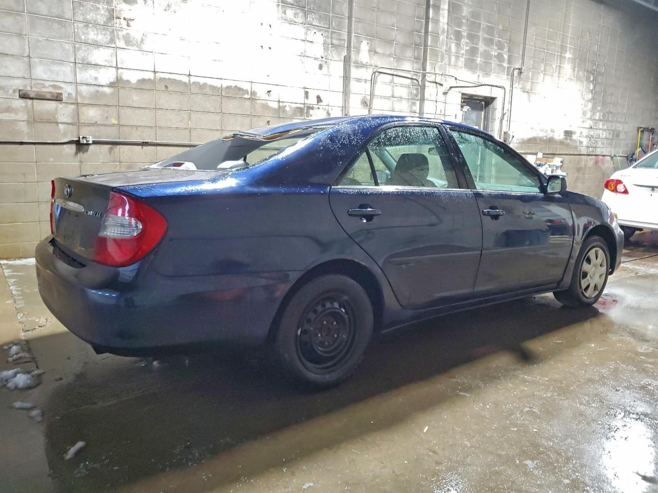 2003 TOYOTA CAMRY LE photo 3
