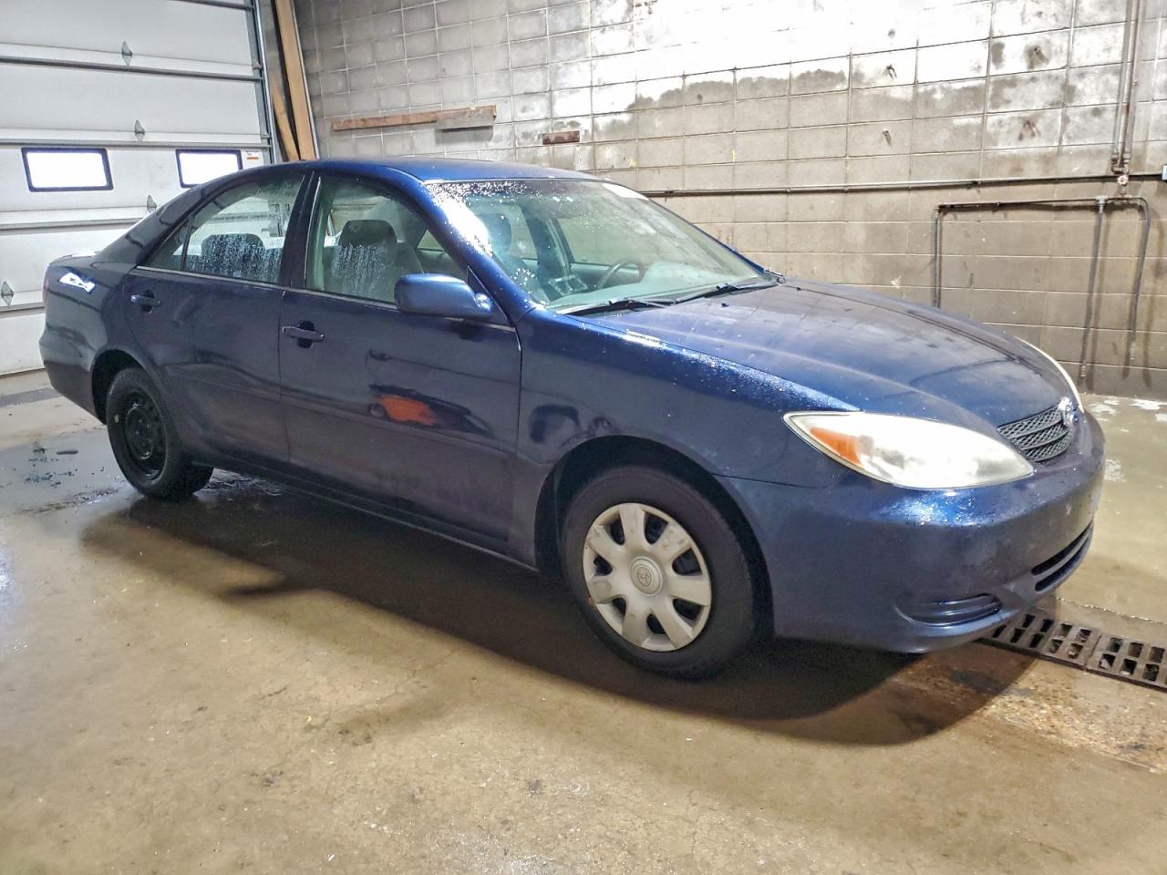 2003 TOYOTA CAMRY LE photo 4