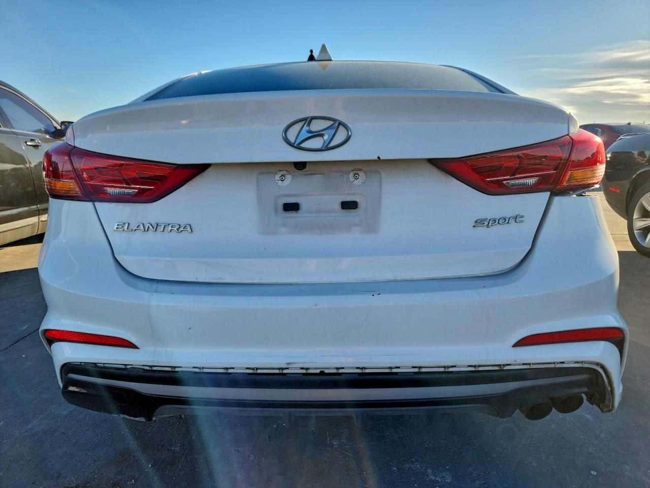 2017 HYUNDAI ELANTRA SPORT photo 6