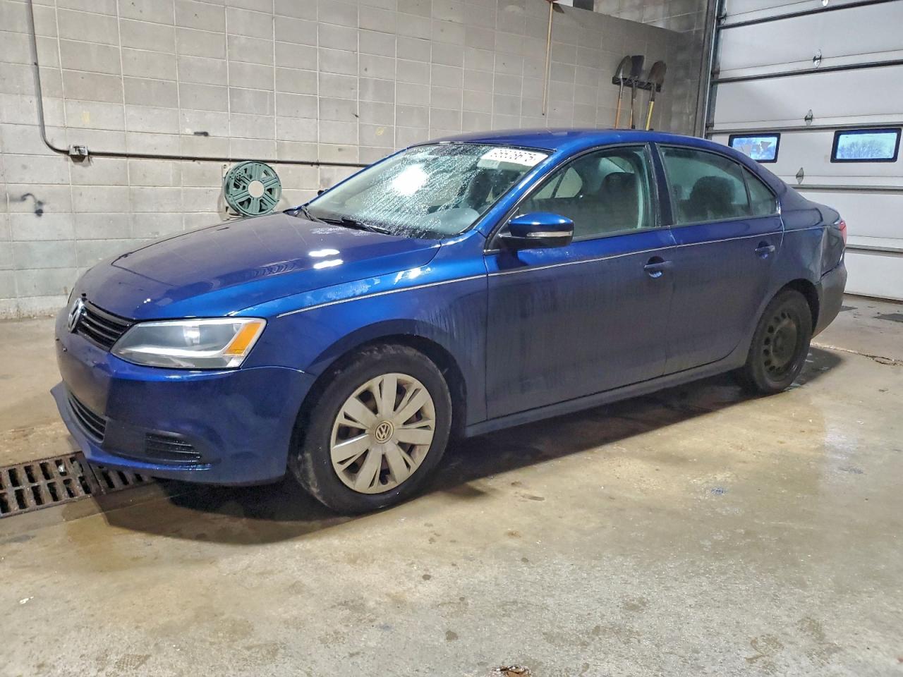 2014 VOLKSWAGEN JETTA SE — REAR END damage — photo 1