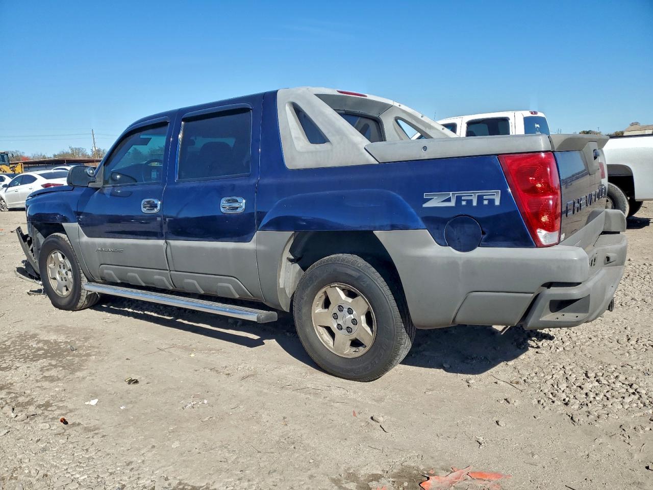 2002 CHEVROLET AVALANCHE photo 2