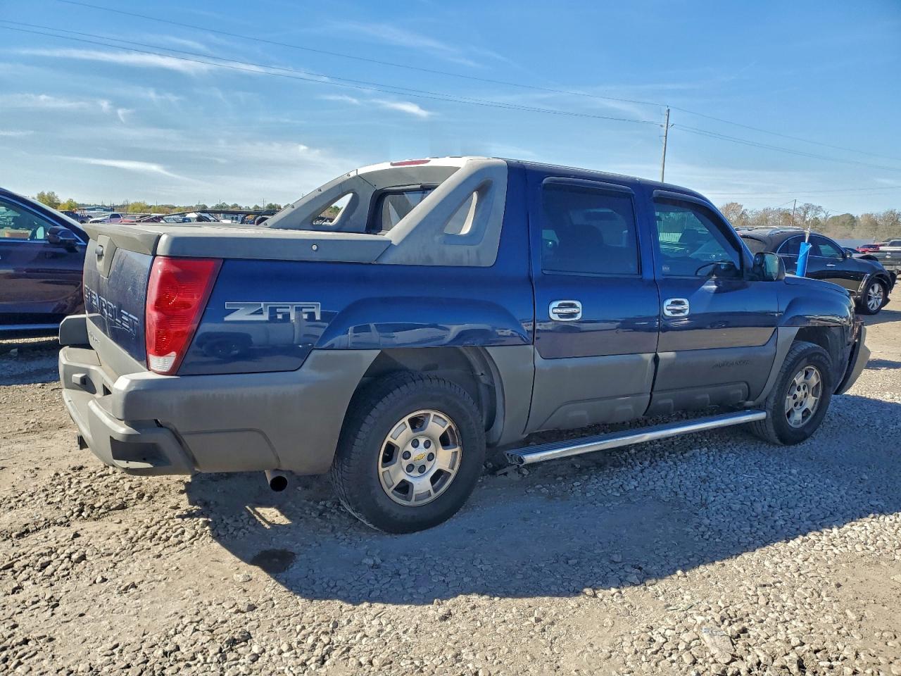 2002 CHEVROLET AVALANCHE photo 3
