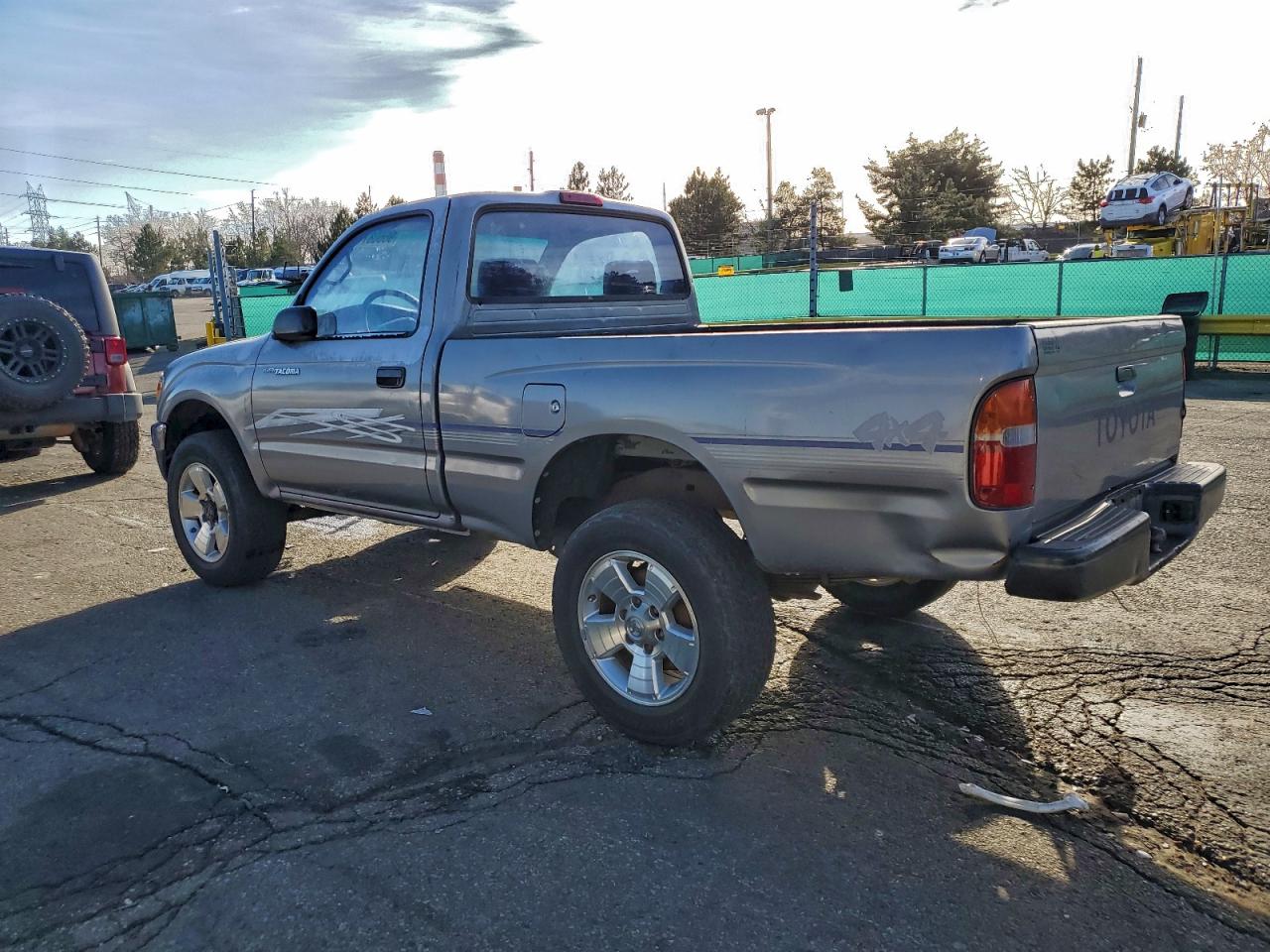 1996 TOYOTA TACOMA photo 2