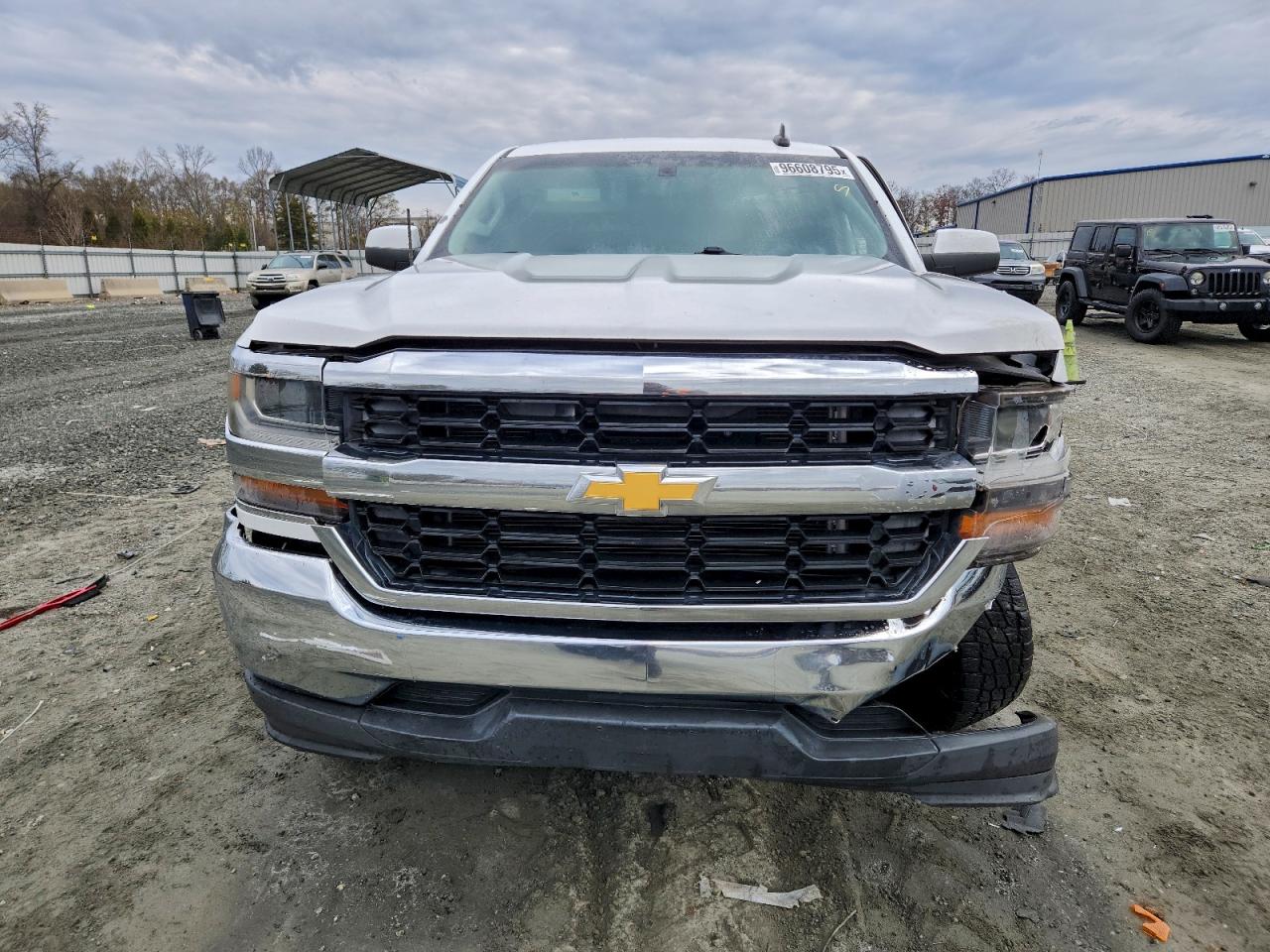 2016 CHEVROLET SILVERADO C1500 LT photo 5