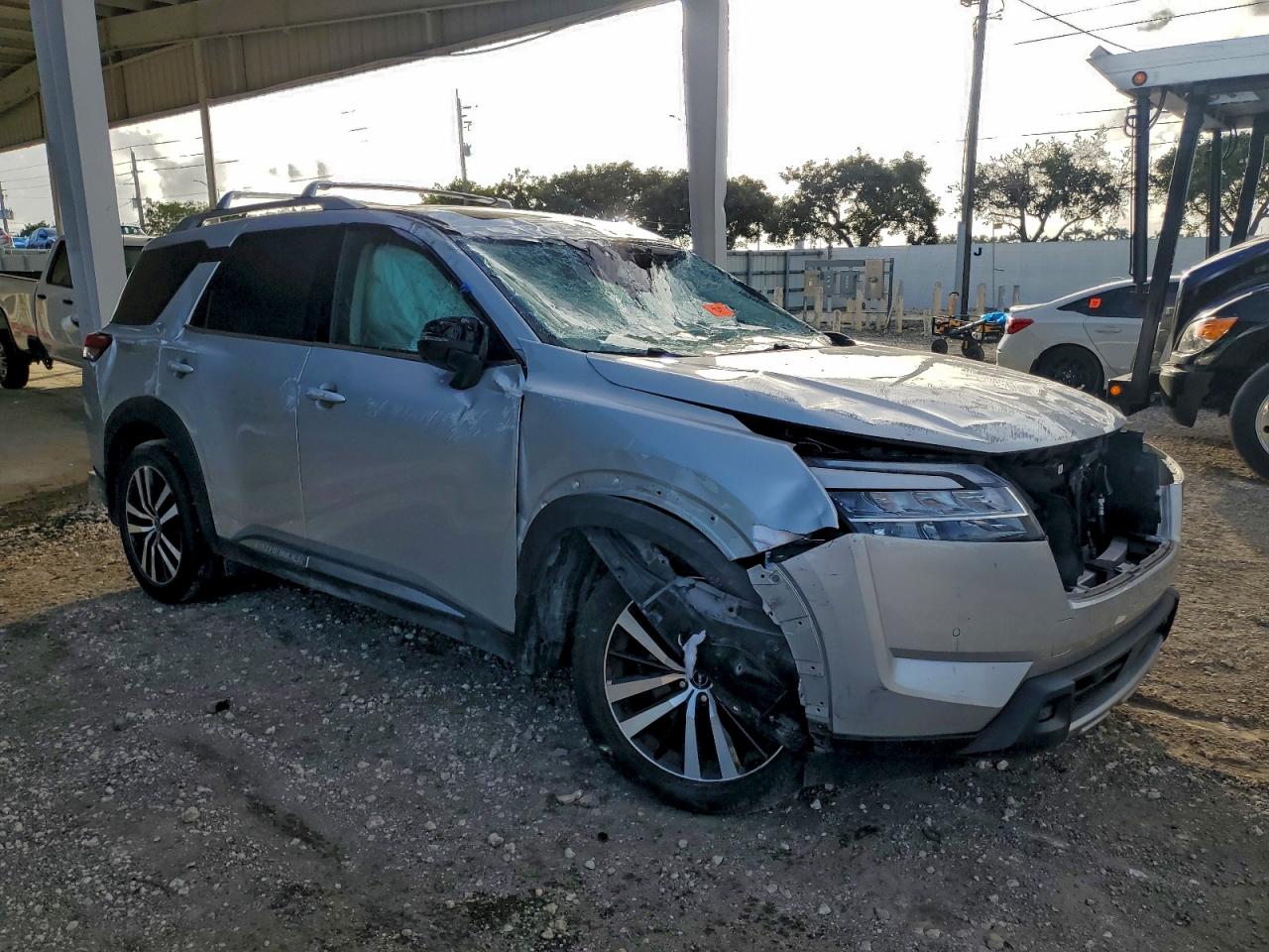 2023 NISSAN PATHFINDER PLATINUM photo 4