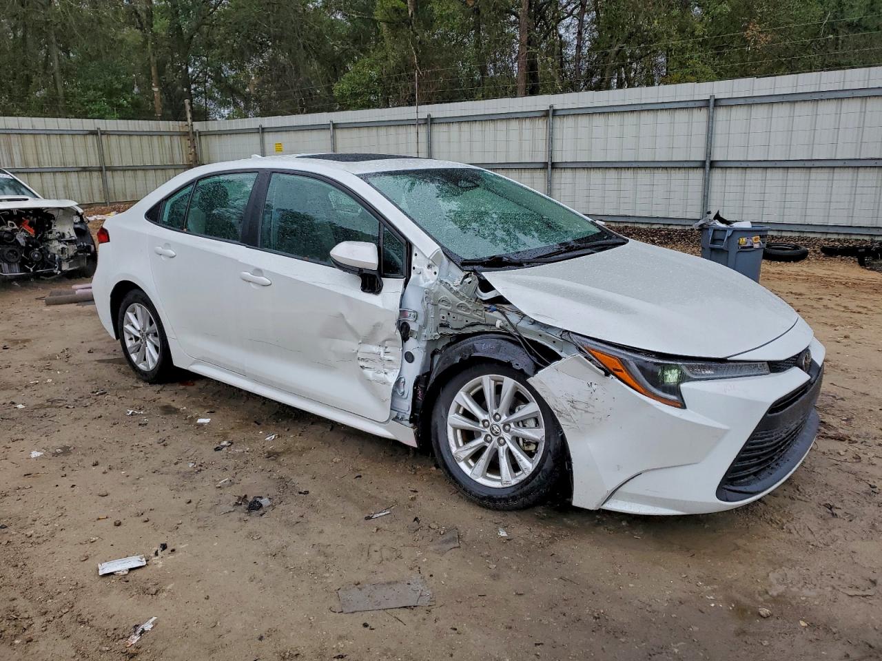 2023 TOYOTA COROLLA LE photo 4