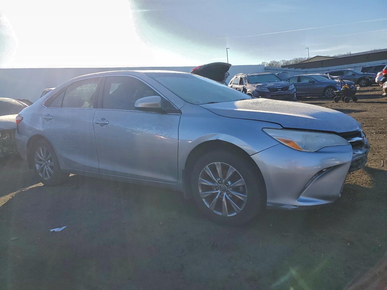 2017 TOYOTA CAMRY LE photo 4
