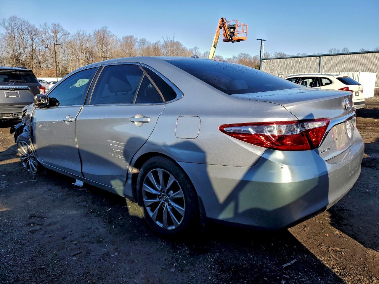 2017 TOYOTA CAMRY LE photo 2