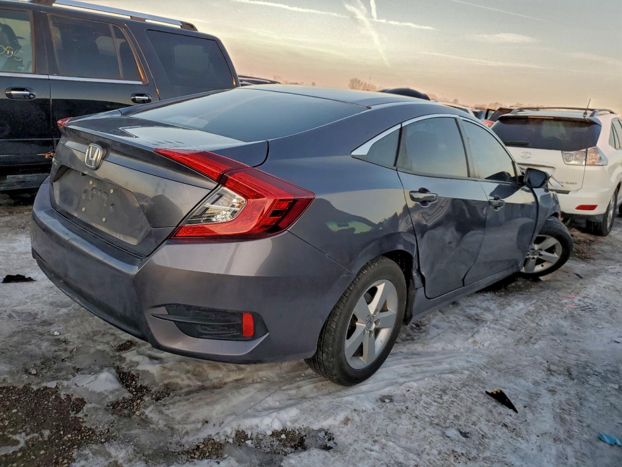 2016 HONDA CIVIC LX photo 3