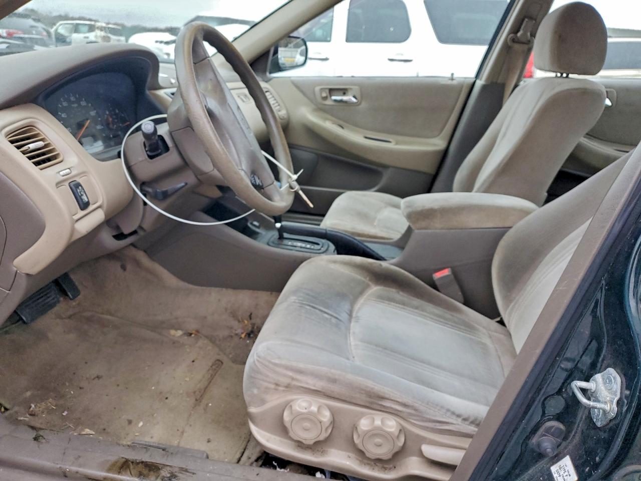 1999 HONDA ACCORD LX photo 13
