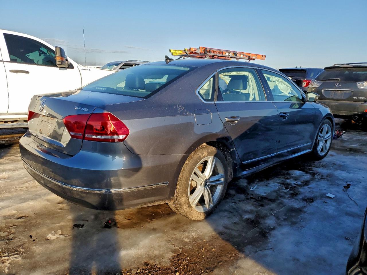 2015 VOLKSWAGEN PASSAT SEL photo 3