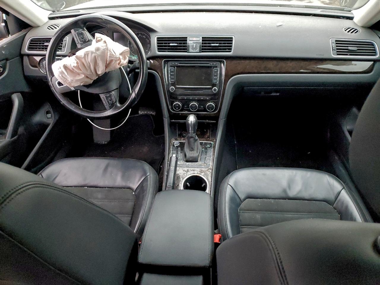 2015 VOLKSWAGEN PASSAT SEL photo 8