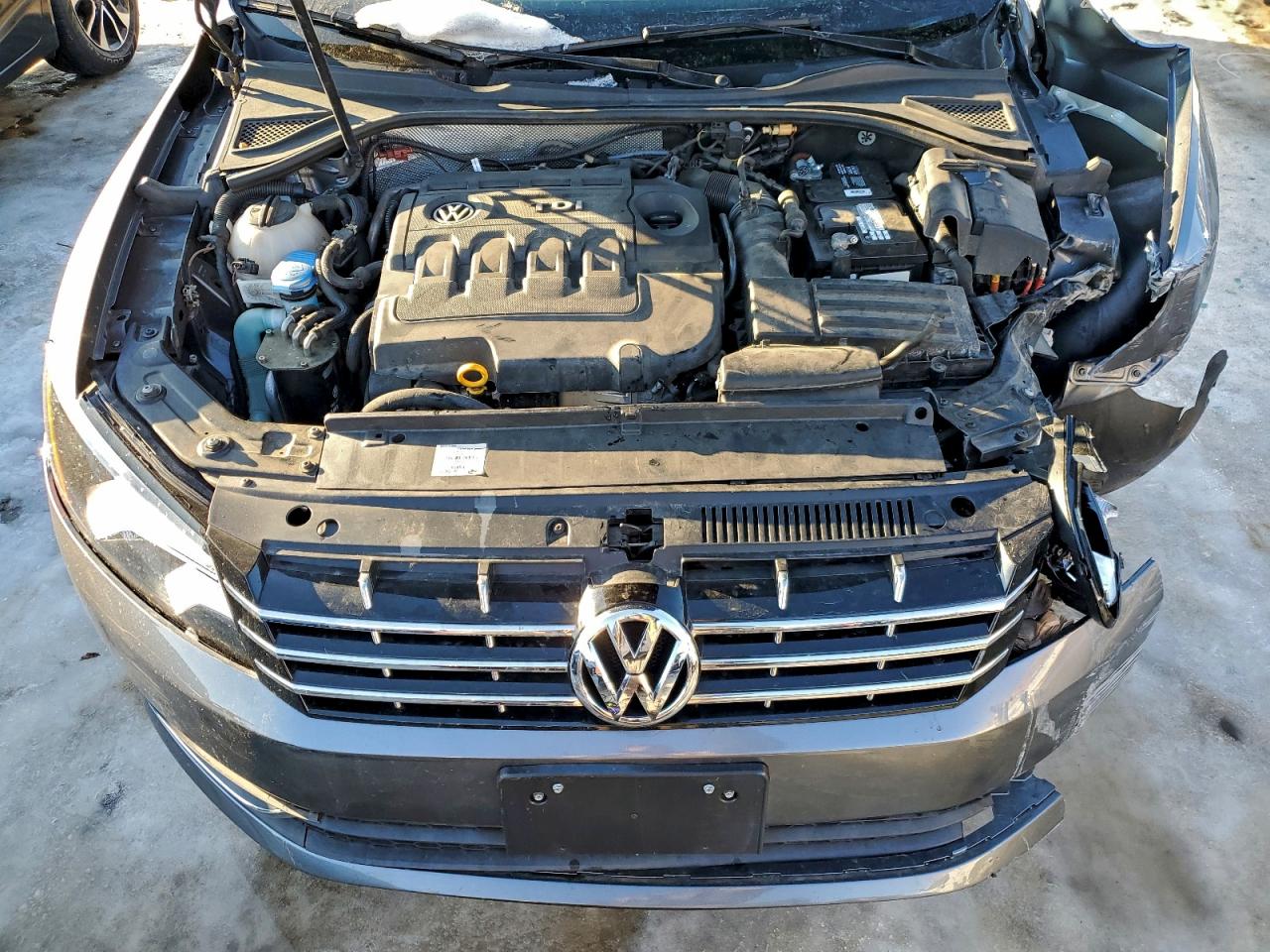 2015 VOLKSWAGEN PASSAT SEL photo 11
