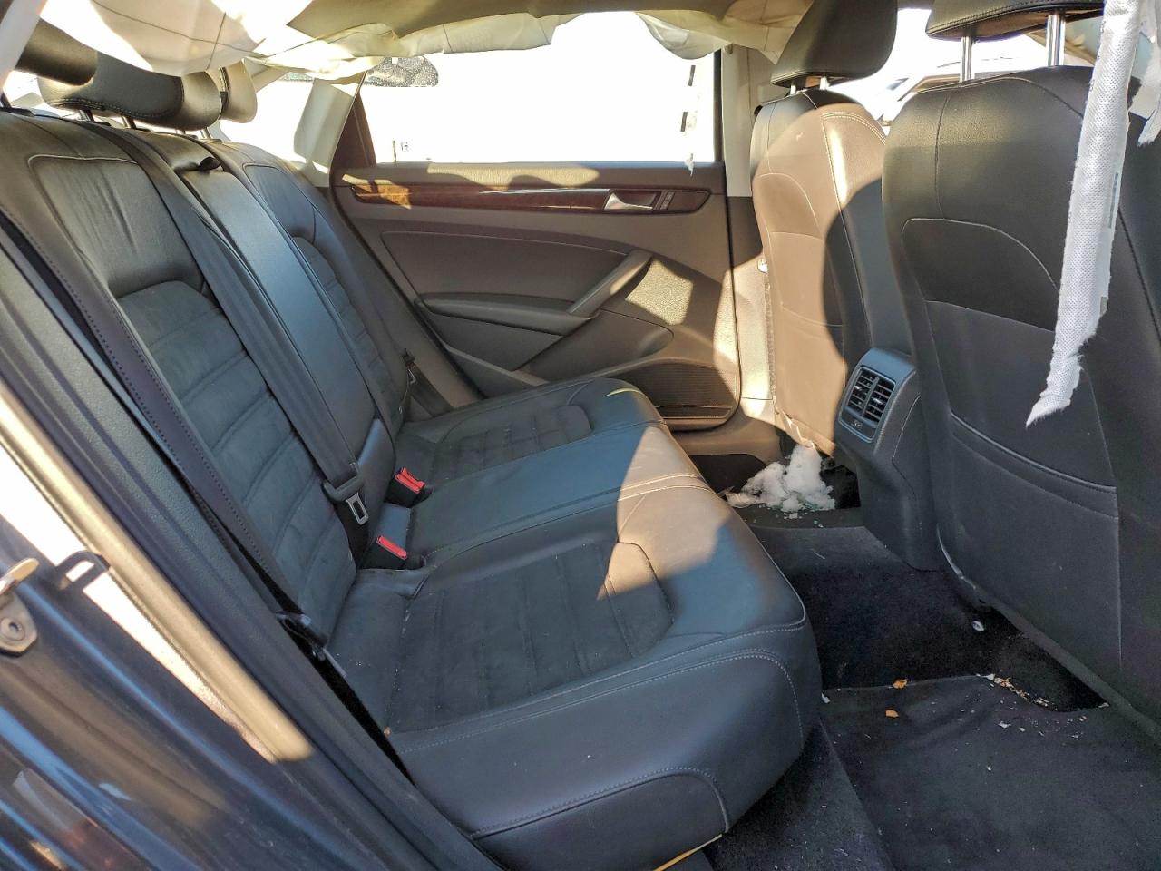 2015 VOLKSWAGEN PASSAT SEL photo 10
